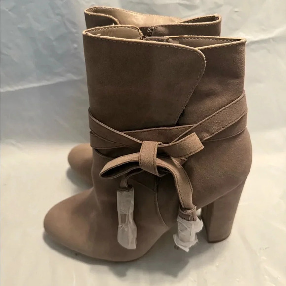 Just Fab Landry Bootie Never worn size 9 - Picture 1 of 9